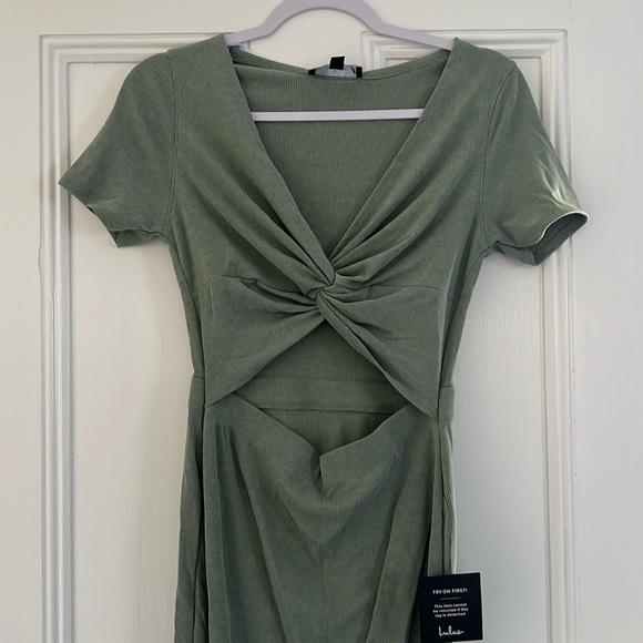 Lulus Dresses & Skirts - Lulus midi dress